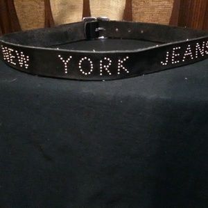 New York Jeans women's black leather logo belt